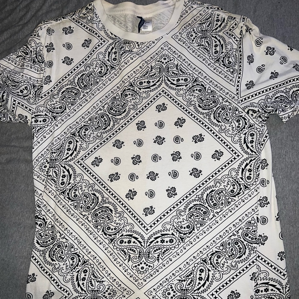 Cool design white and black tee